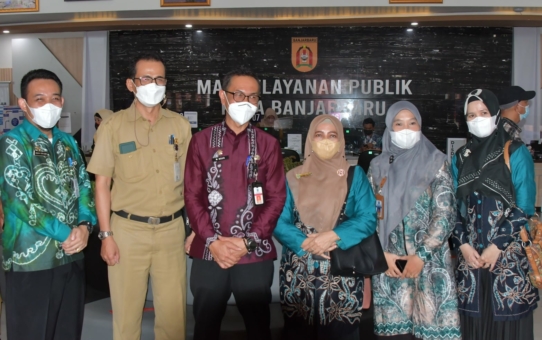 MENGHADIRI GRAND LAUNCHING MAL PELAYANAN PUBLIK KOTA BANJARBARU