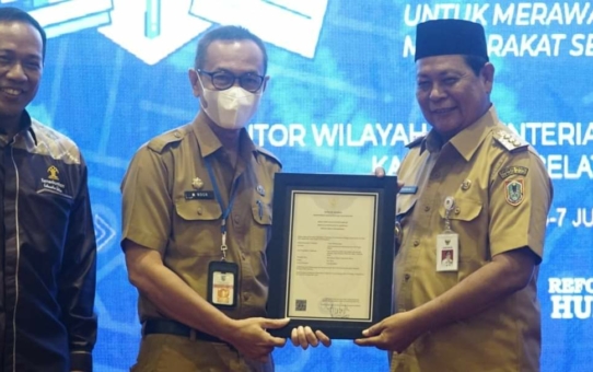 Pemerintah Kabupaten Hulu Sungai Selatan Menerima Sertifikat  Kekayaan Intelektual Komunal (KIK)
