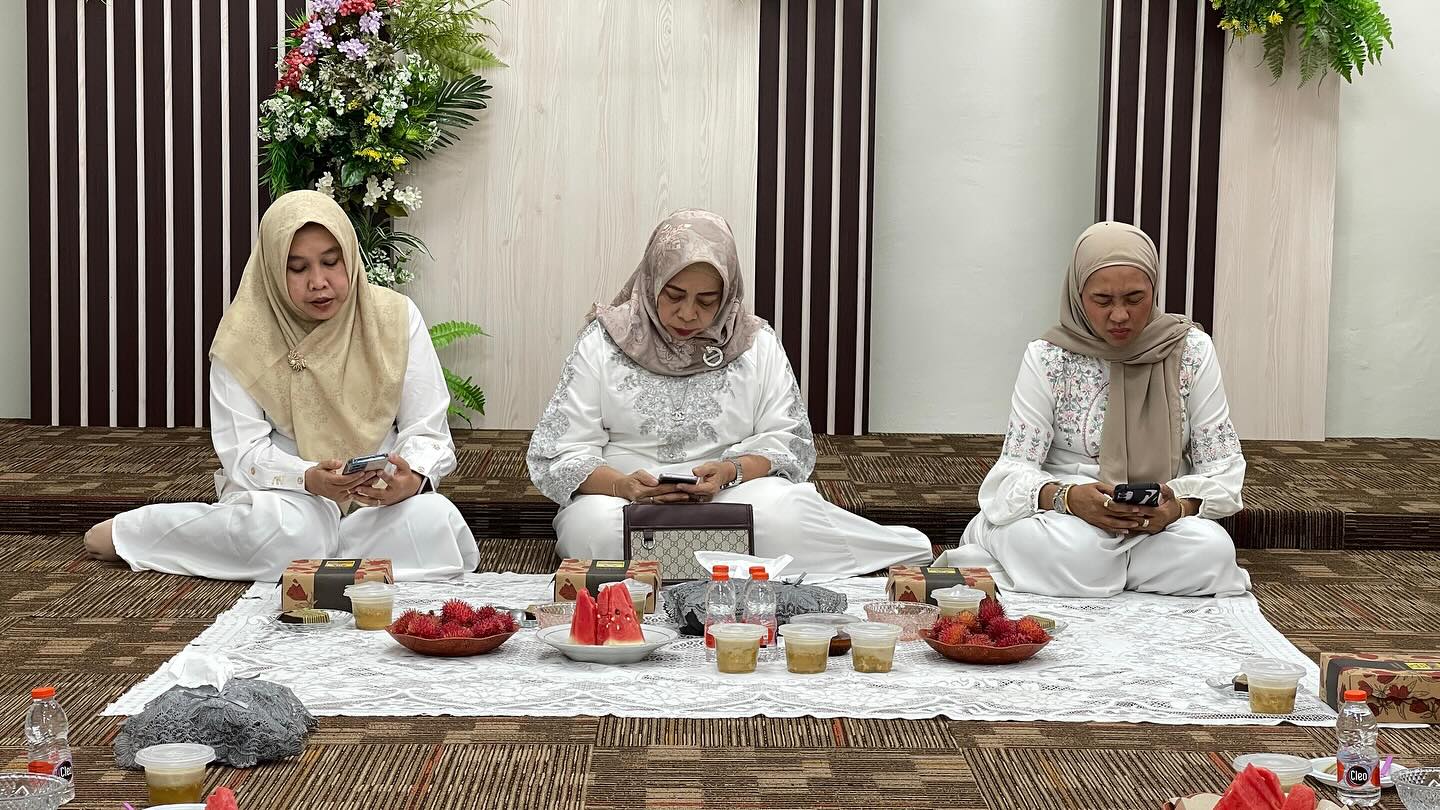 Silaturahmi dan Buka Puasa Bersama Karyawan Karyawati Dinas Penanaman Modal dan Pelayanan Terpadu Satu Pintu Kabupaten Hulu Sungai Selatan